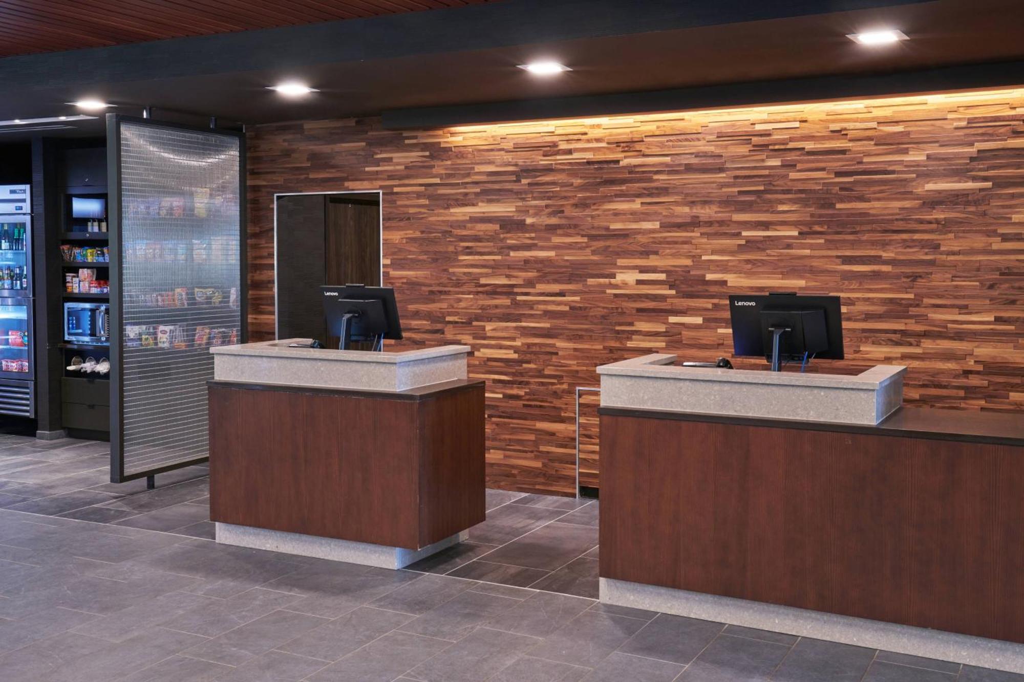 Courtyard By Marriott Petoskey At Victories Square Hotel Exterior photo